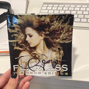 Signed Taylor Swift Fearless Platinum CD booklet